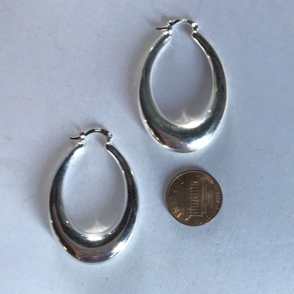 New! Silver Hoop Earrings - Picture 11 of 12